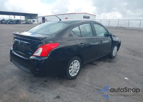 2015 Nissan Versa 1.6 S+ z USA, uszkodzony, nr VIN 3N1CN7AP6FL836297